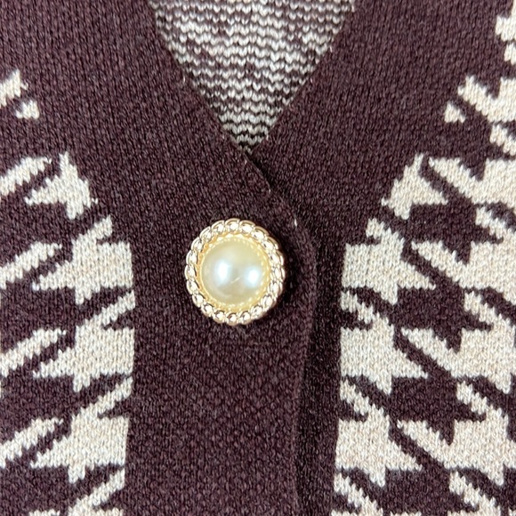 Shein Houndstooth  Vest with Pearl Buttons - Picture 8 of 10